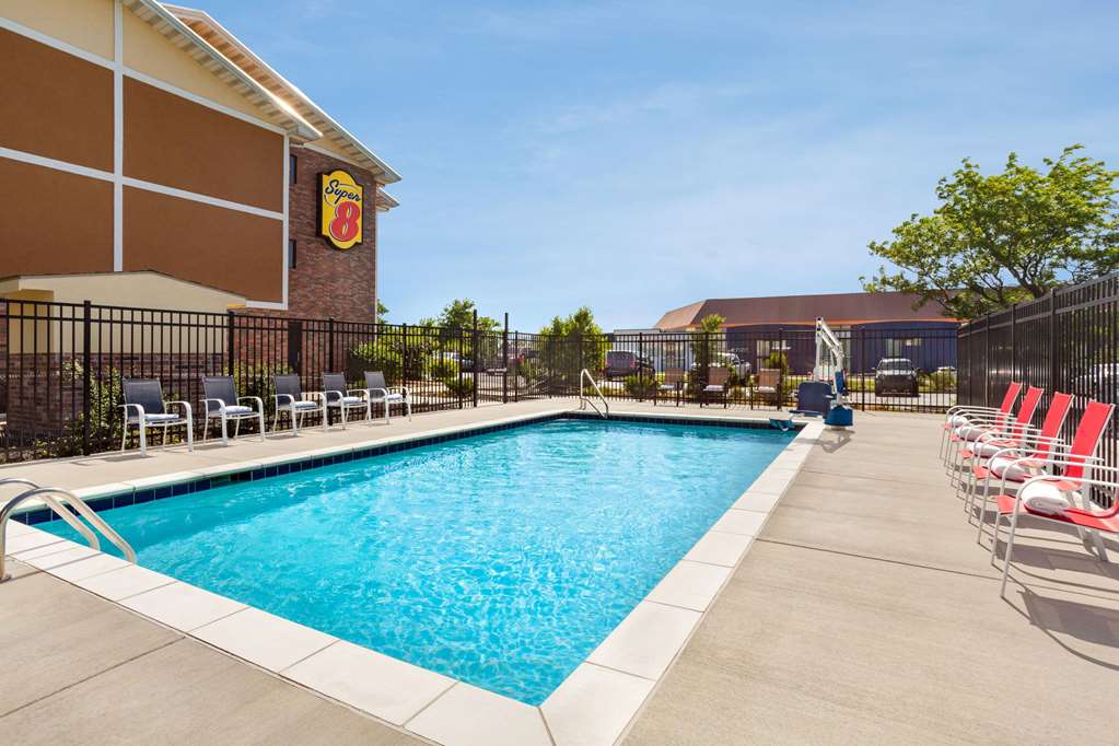 Super 8 by Wyndham Lenexa Overland Park Mall Area - photo 2