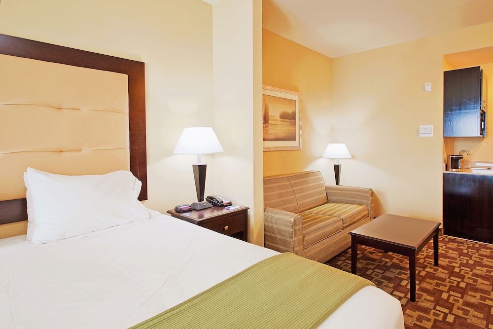 Holiday Inn Express & Suites Foley by IHG - photo 22