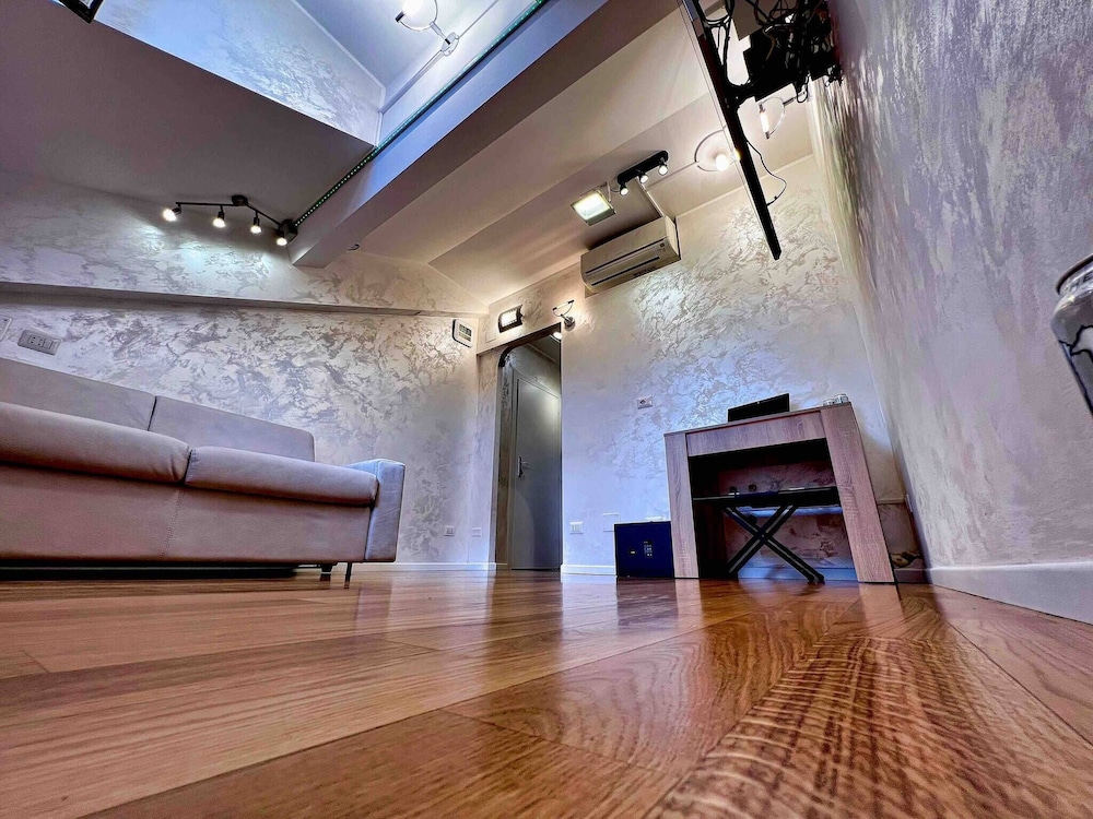 Milan City Center Apartment Eco chic&smart Brera Garibaldi Zone 1 The Tube — 4-Star Luxury Hotel in Milan, Italy