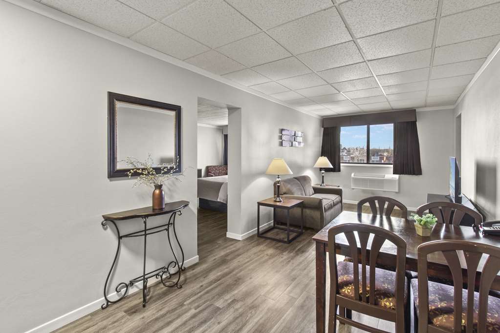 Quality Inn & Suites Green Bay Downtown - photo 29