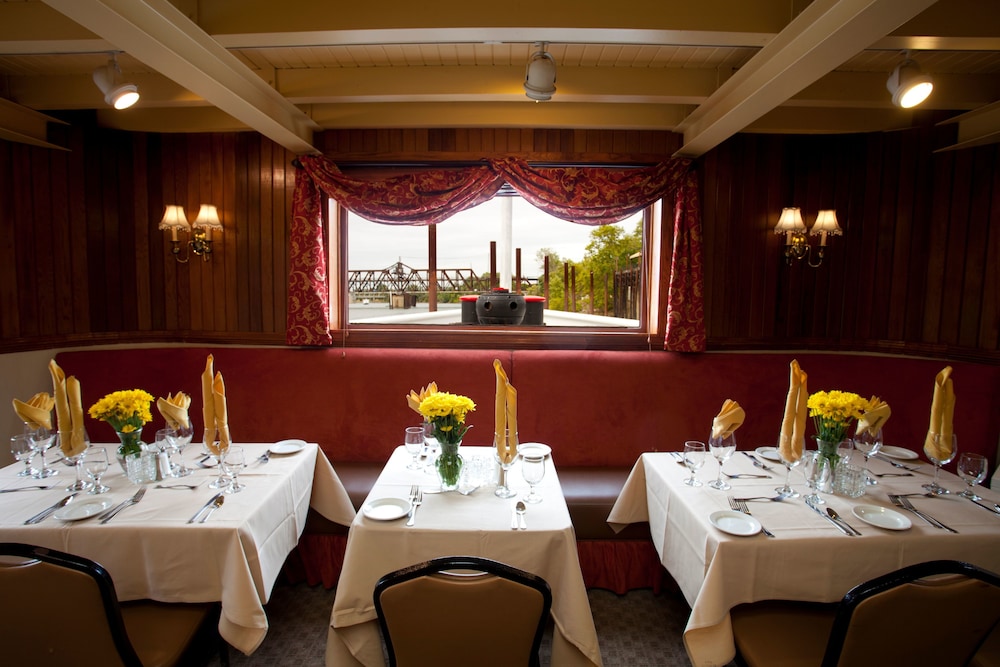 Delta King Hotel - photo 36
