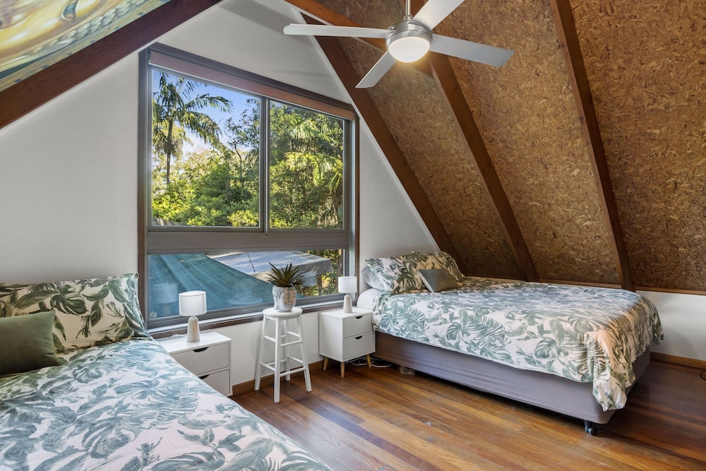 Buddha's Bungalow — 4-Star Luxury Hotel in Suffolk Park, Australia