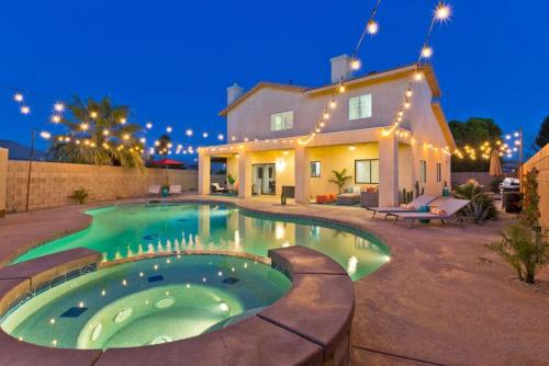 The Hideaway Home With Large Pool And Billiards Table — 4-Star Luxury Hotel in Indio, United States