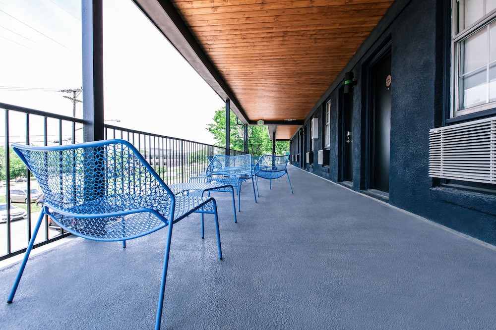 The Iris Motel - photo 36