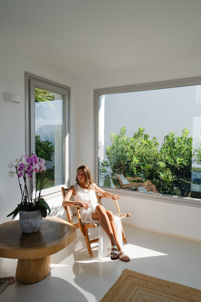 White Dunes Luxury Boutique Hotel — Paros — photo 3