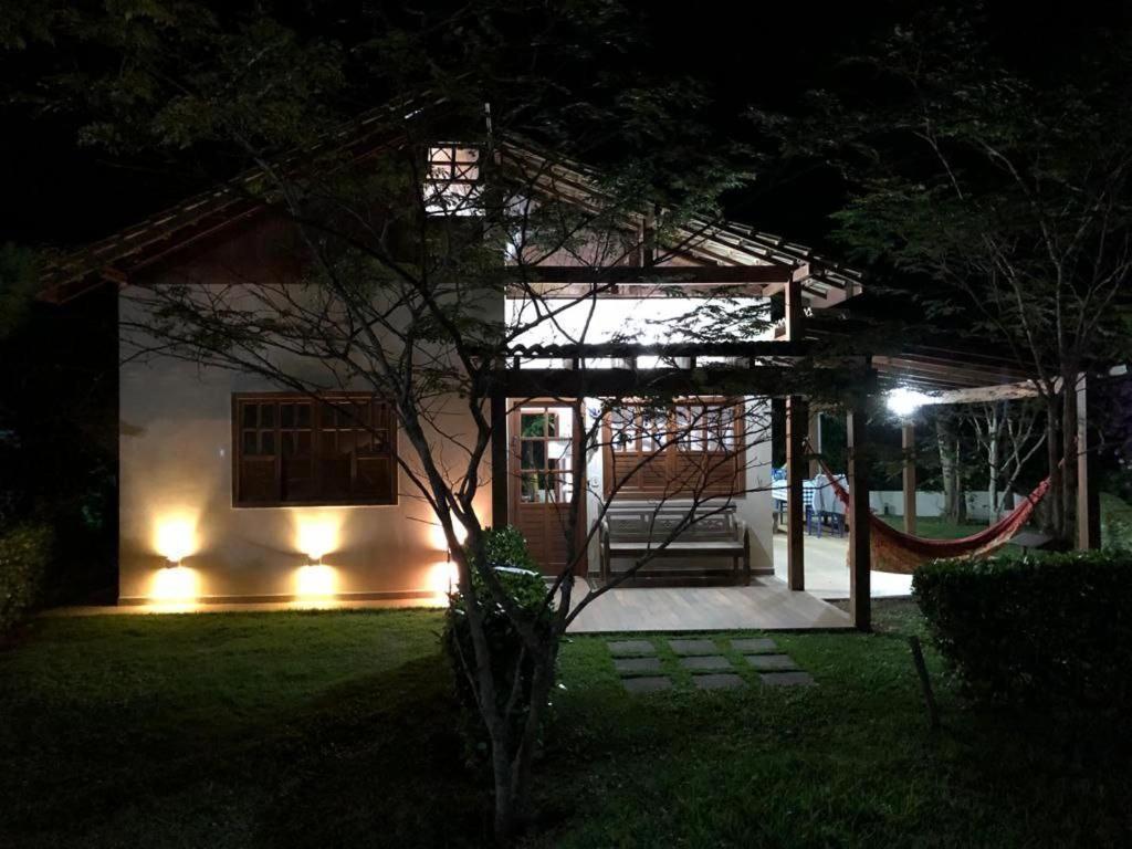 Charmoso Chale 09 Domingos Martins Condominio Village Rio Da Montanha — 4-Star Luxury Hotel in Domingos Martins, Brasil