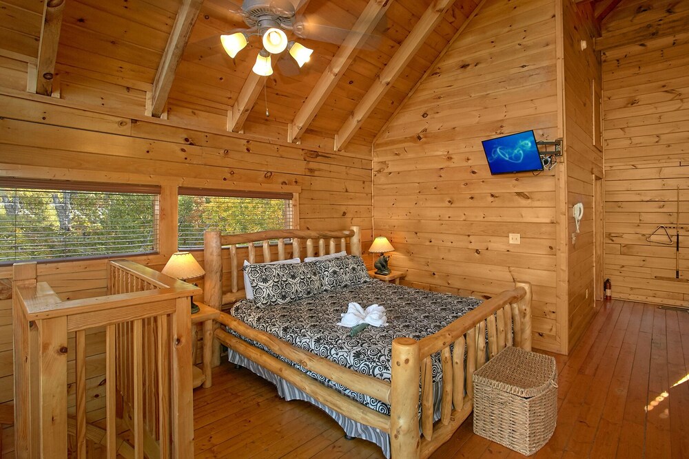 Evening View #133 - carbon neutral hotel in Sevierville