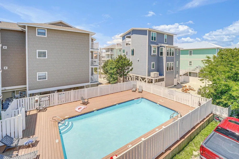 Carolina Beach Condo w Balcony: Walk to the Ocean — 4-Star Luxury Hotel in Carolina Beach, United States