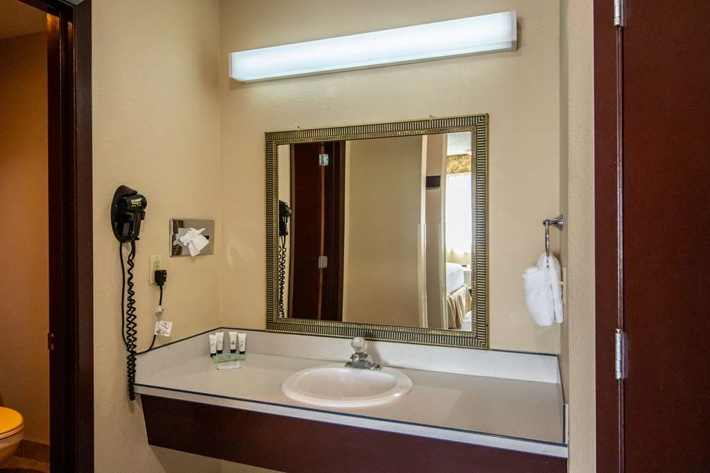 Red Lion Inn & Suites Vancouver - photo 27