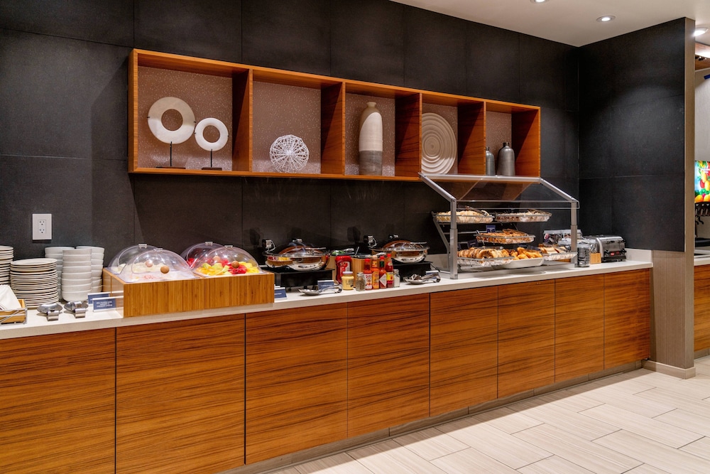 SpringHill Suites by Marriott Oakland Airport - photo 17