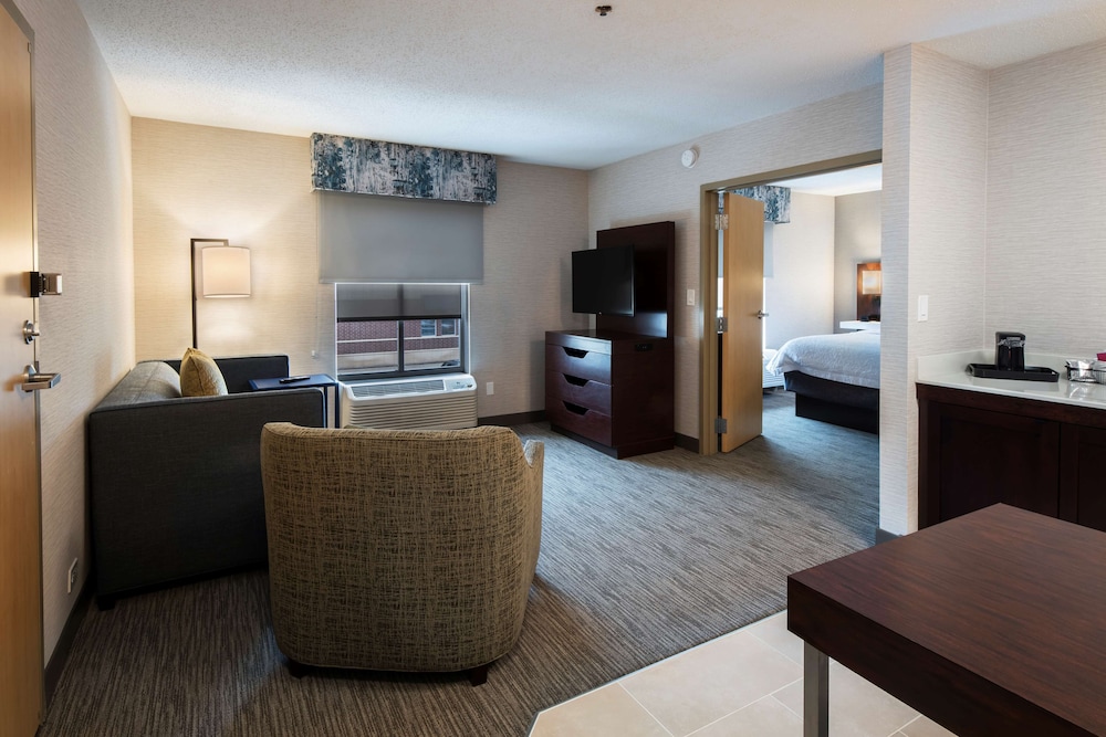 Hampton Inn & Suites Chicago Lincolnshire - photo 29