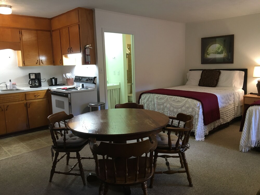 The Cardinal Inn - photo 7