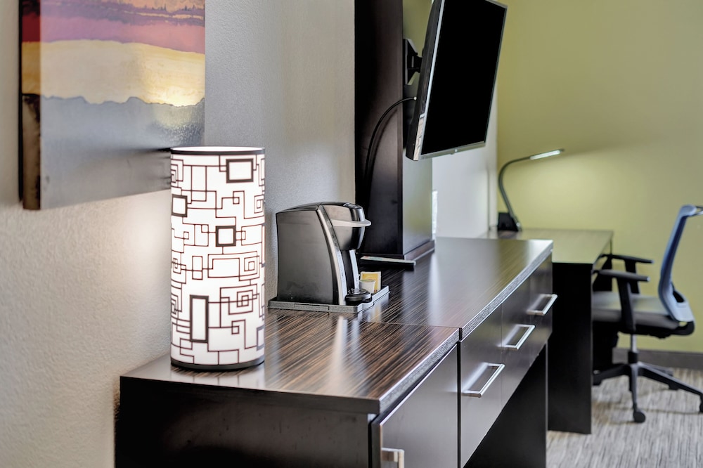 Holiday Inn Express Hotel & Suites Beatrice by IHG - photo 57