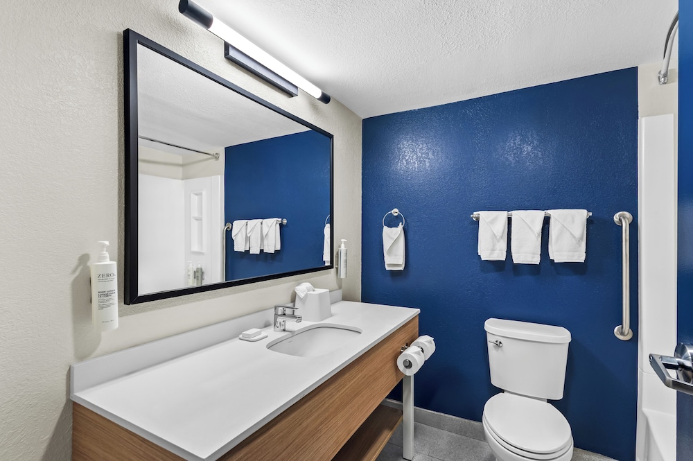 Spark by Hilton Alpharetta Roswell - photo 8