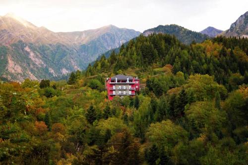 Agathi - carbon neutral hotel in Pramanta