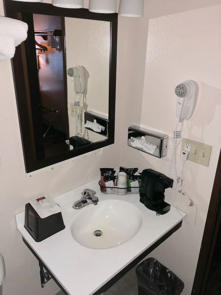 Super 8 by Wyndham North Platte - photo 40