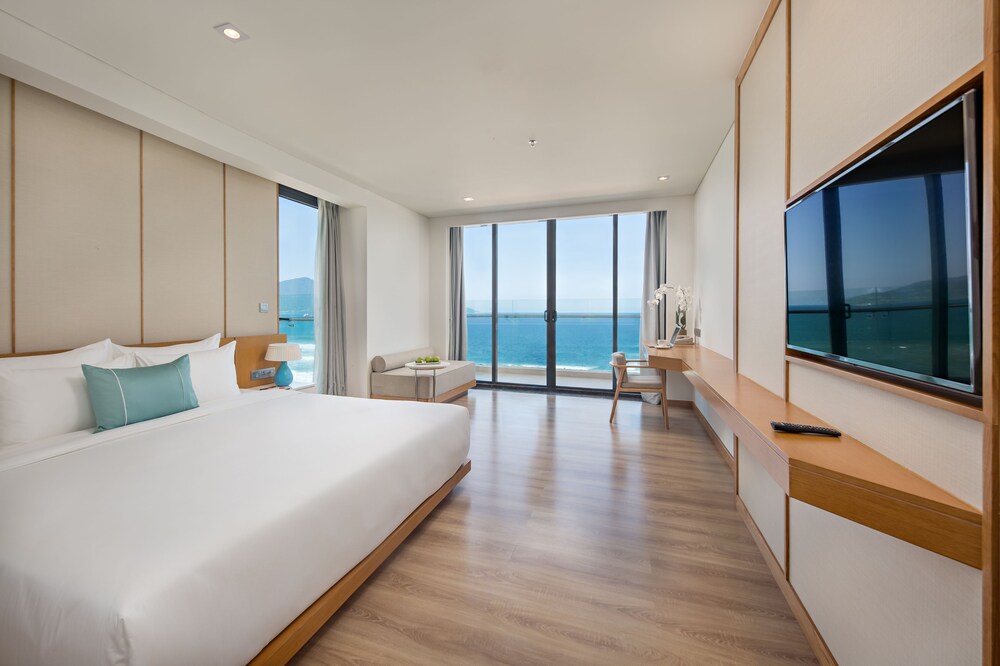 TMS Hotel Da Nang Beach — 5-Star Luxury Hotel in Da Nang, Vietnam