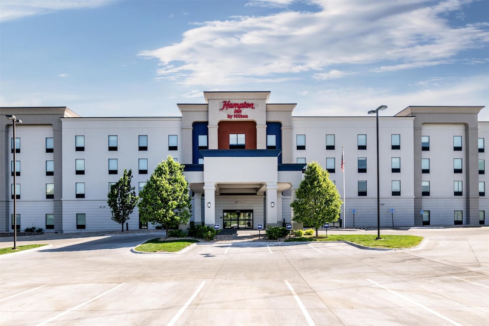 Hampton Inn Omaha West Dodge Road — Omaha