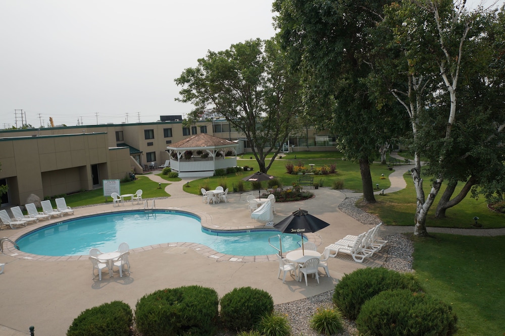 Biltmore Hotel Suites - photo 2