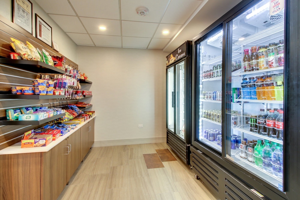 Holiday Inn Express & Suites Aurora Naperville by IHG - photo 36