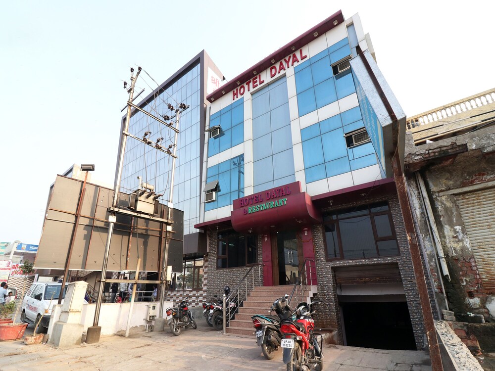 Oyo 24958 Hotel Dayal — Agra