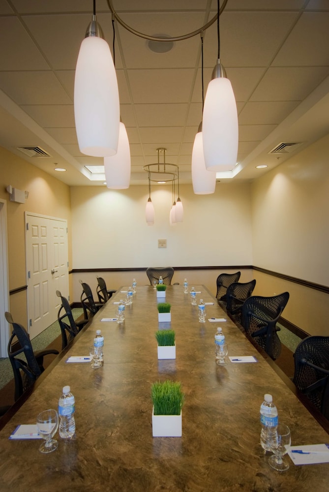 Hilton Garden Inn Dulles North - photo 33