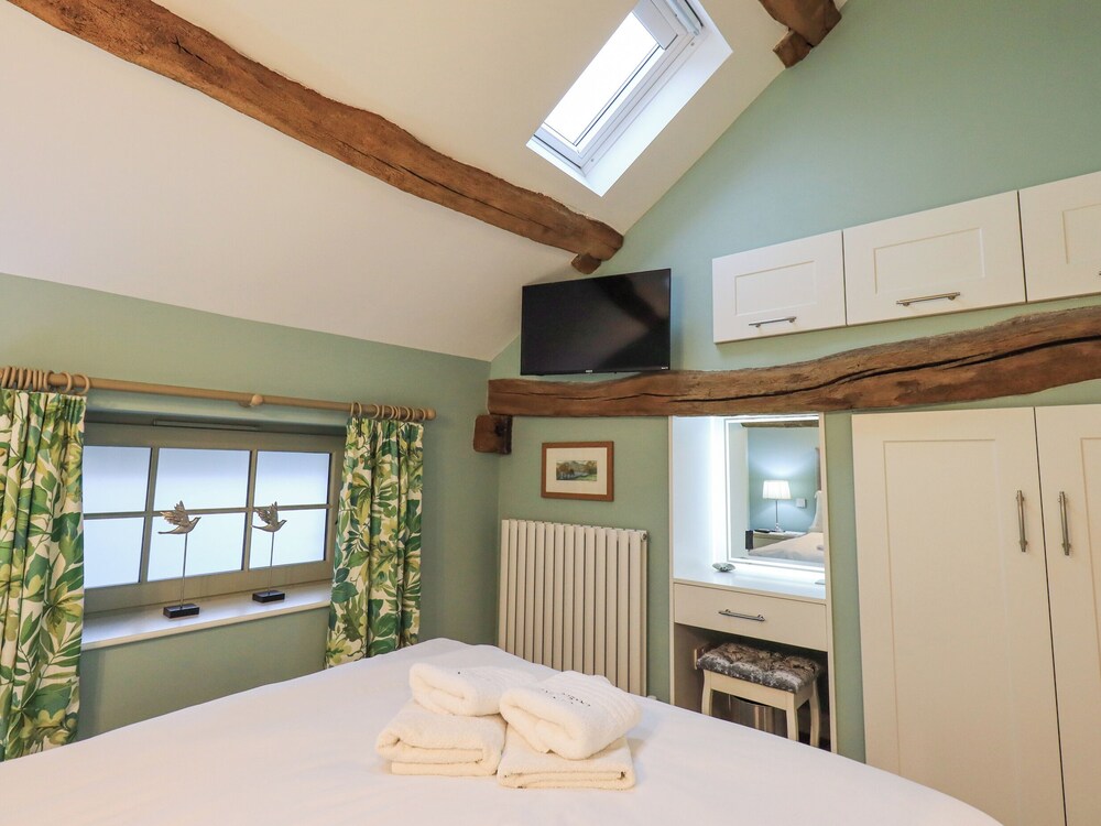 Old Howgate Barn — Ambleside — photo 4
