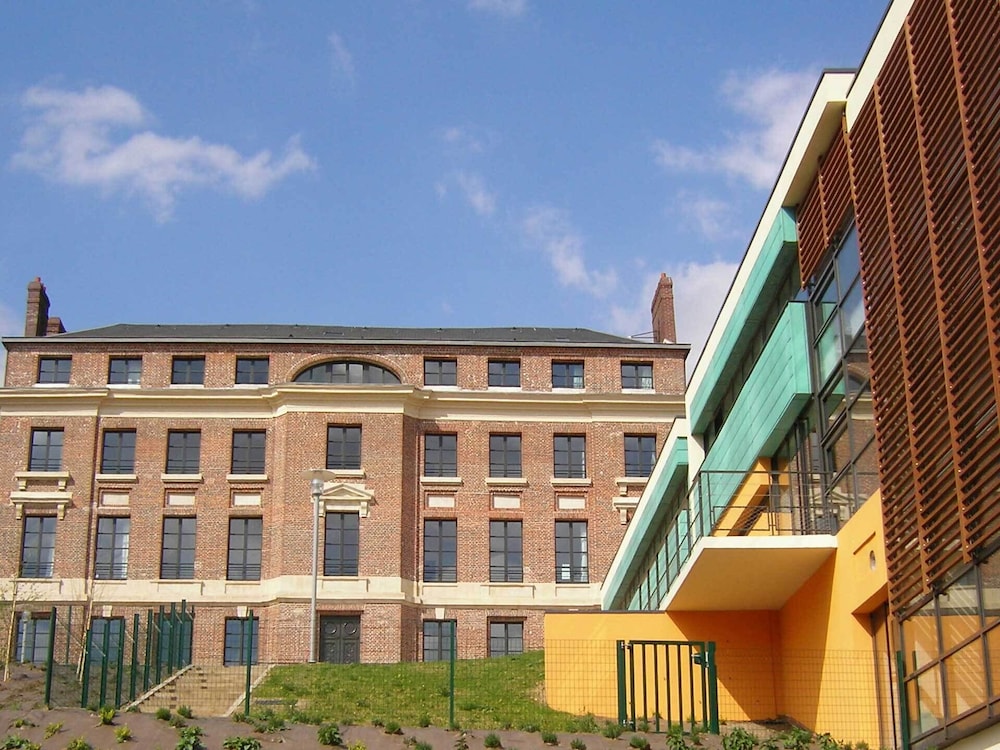 Auberge De Jeunesse Hi Rouen in Rouen, France