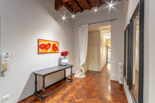 Condotta 10 — 4-Star Luxury Hotel in Florence, Italy