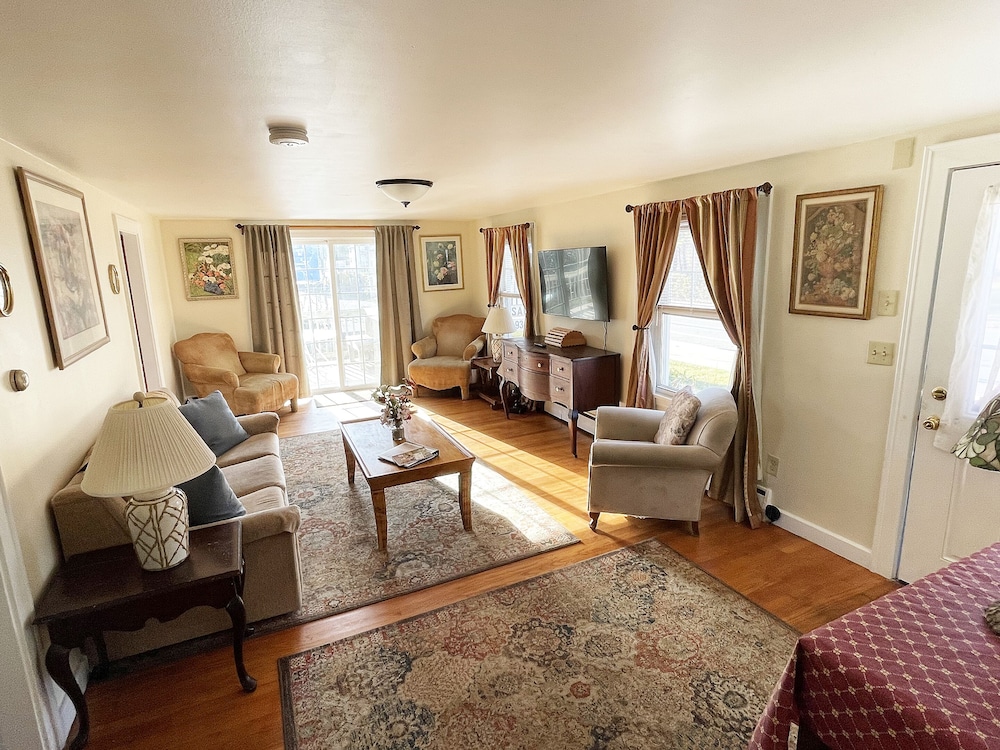 Little Miss Cottages - photo 31