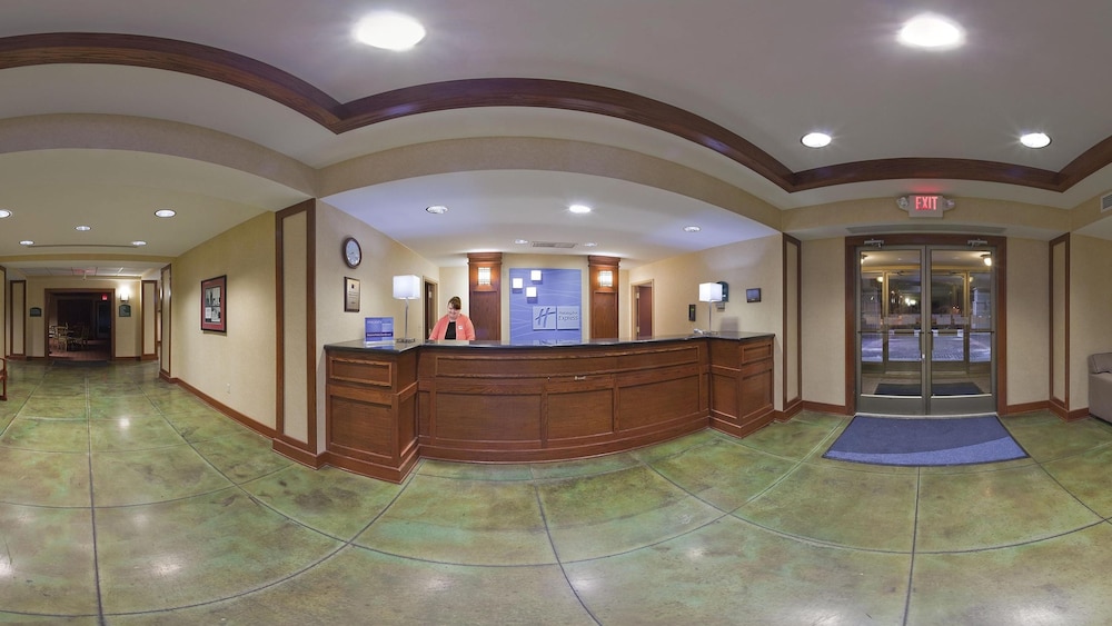 Holiday Inn Express & Suites Greenville by IHG - photo 3