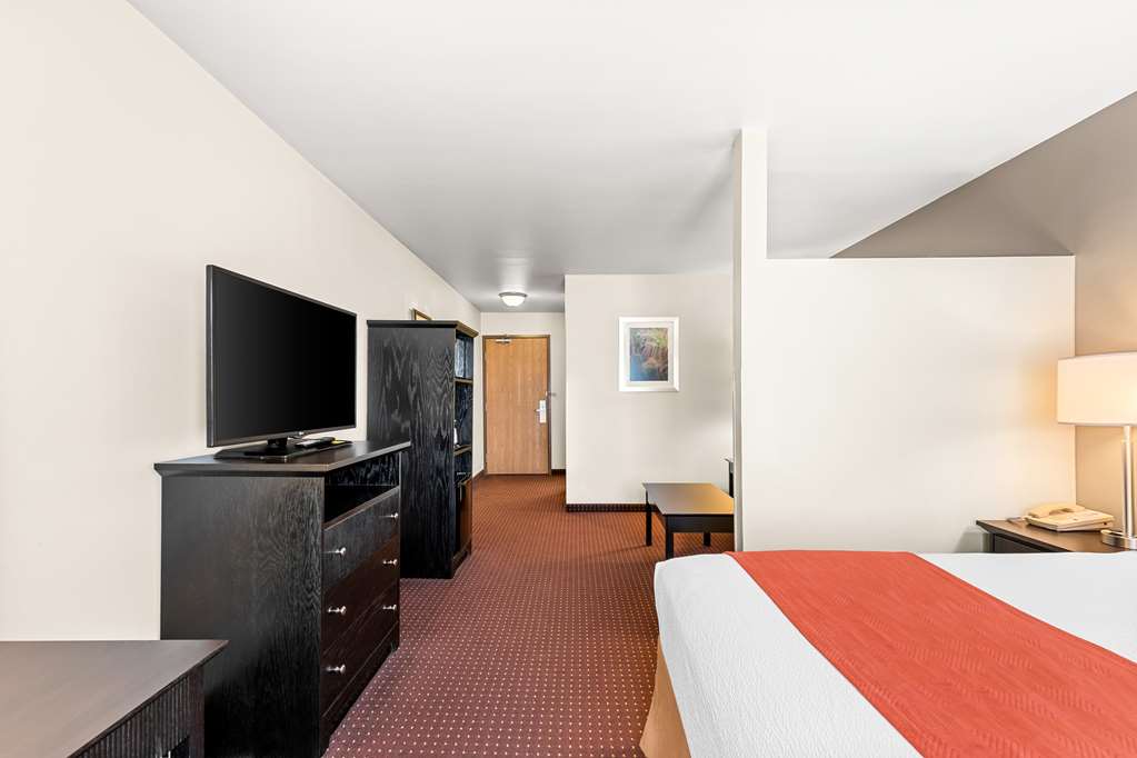 Best Western Legacy Inn & Suites Beloit South Beloit - photo 16