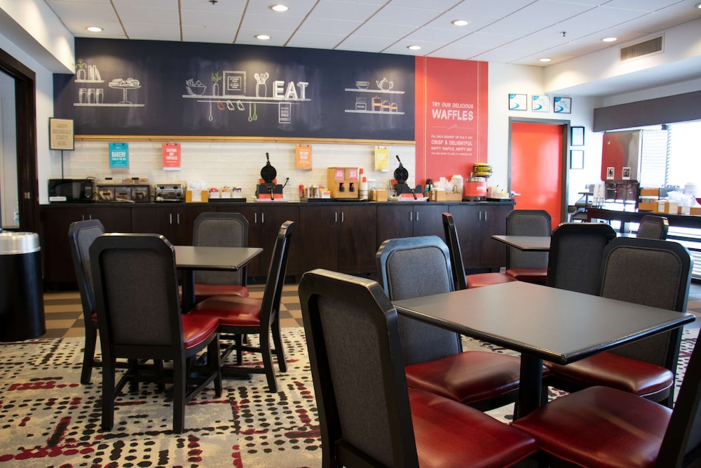 Hampton Inn Tuscaloosa University - photo 32