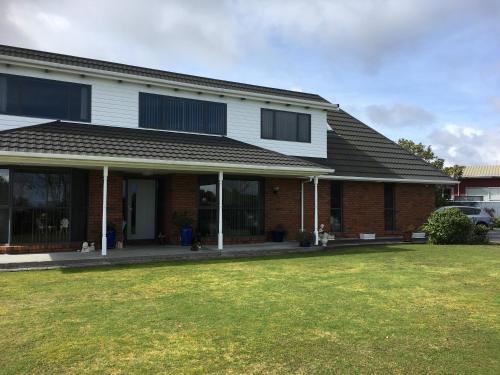 Amberlea Cottages — 5-Star Luxury Hotel in Hokitika, New Zealand