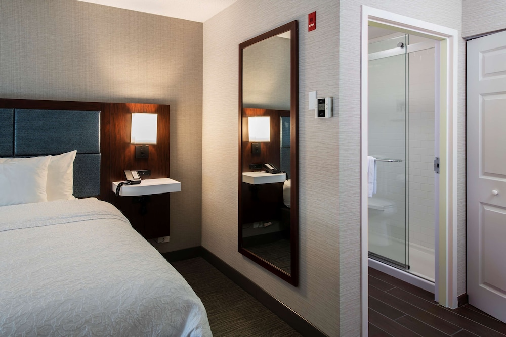 Hampton Inn & Suites Chicago Lincolnshire - photo 17