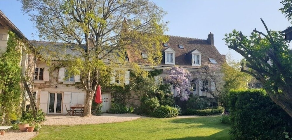Domaine Les Feuillants — 4-Star Luxury Hotel in Saint-Gilles, France