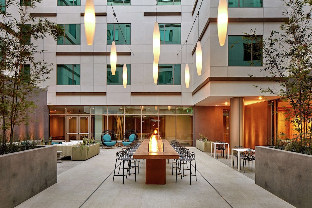 Hilton Garden Inn San Diego Downtown Bayside - photo 36
