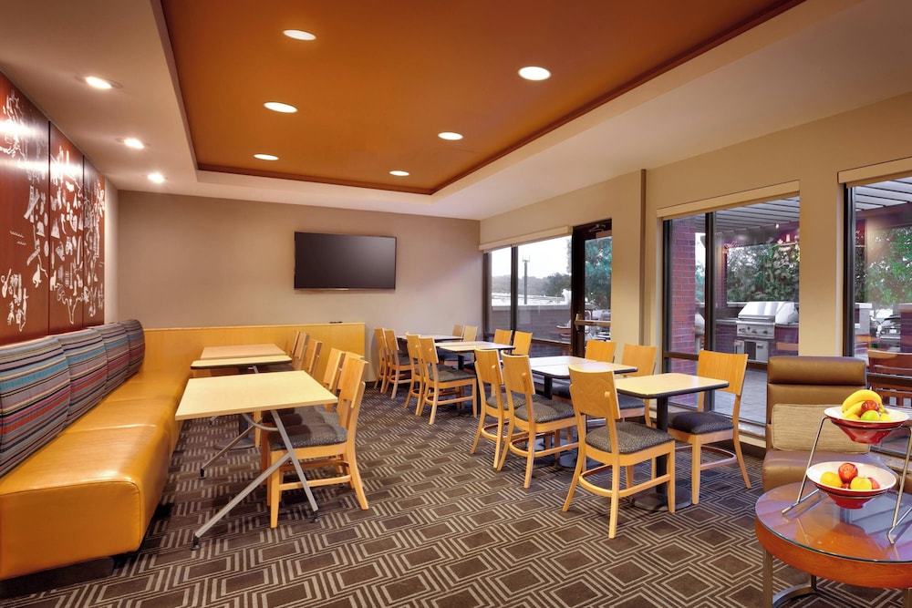 TownePlace Suites by Marriott Omaha West - photo 22