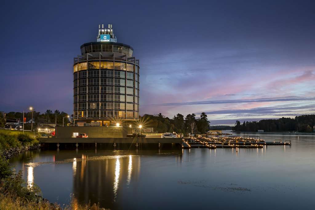 Clarion Inn Lakeside And Conference Centre