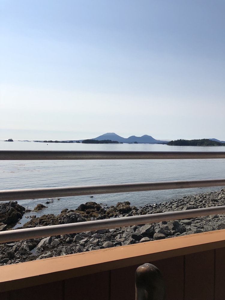 Cascade Creek Inn & Charters - photo 13