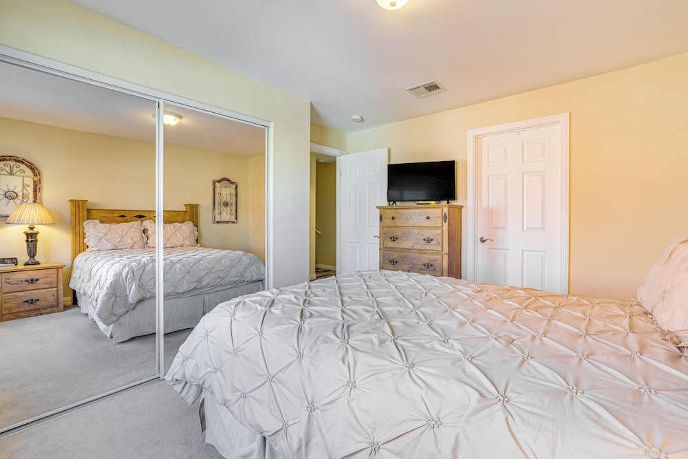 Resort Pool and Spa Access Mesquite Condo - photo 23