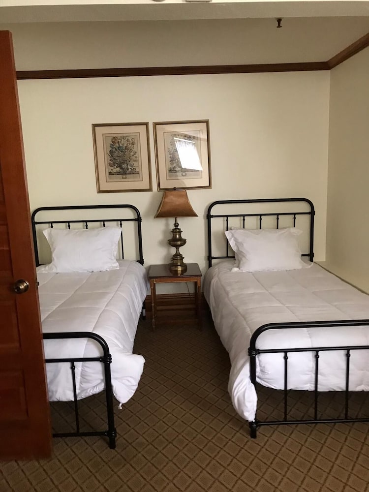 Pacific Grove Inn - photo 39