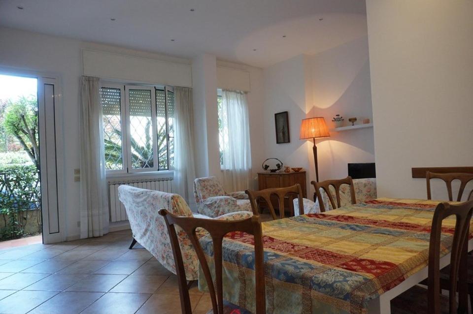 Spaziosa Casa Con Giardino E Dependance — 4-Star Luxury Hotel in Viareggio, Italy