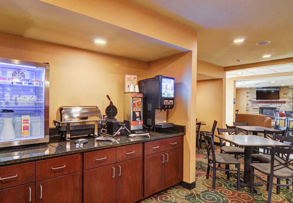 Cobblestone Hotel & Suites Punxsutawney PA - photo 27