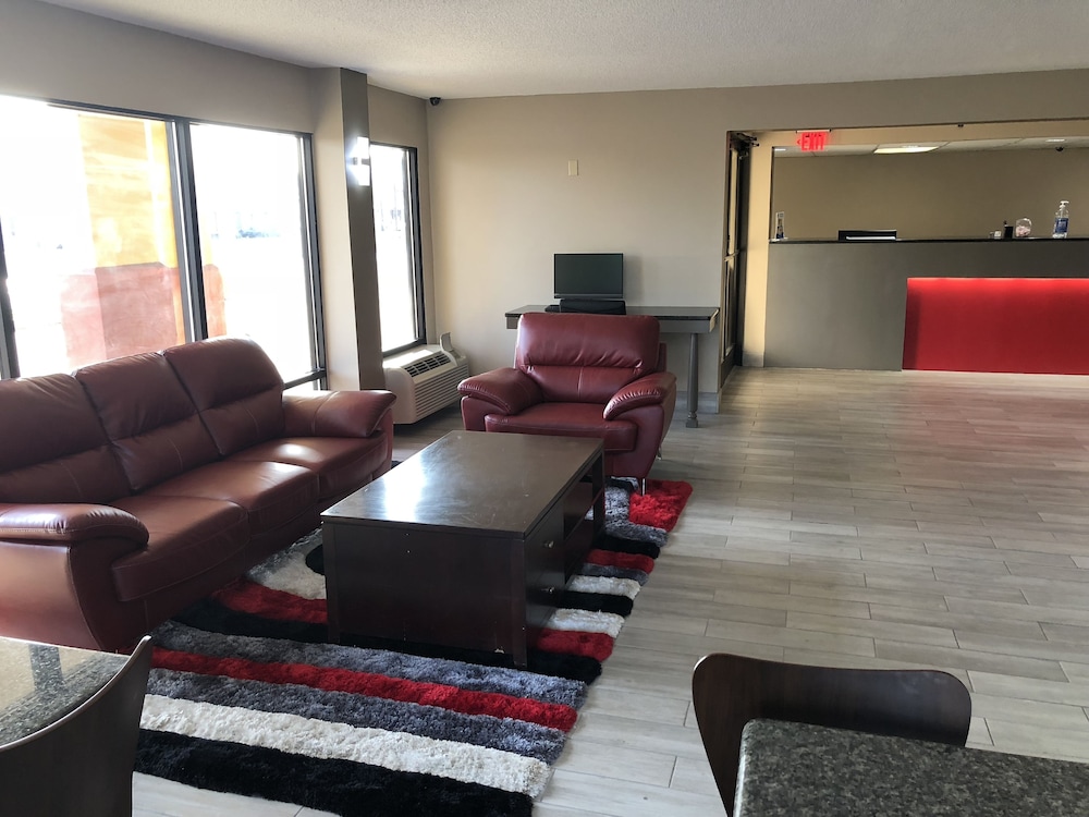 Super 8 by Wyndham Orangeburg - photo 2