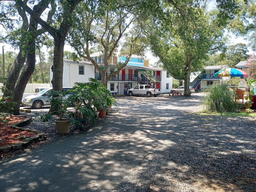 Captain's Cove Motel - photo 17
