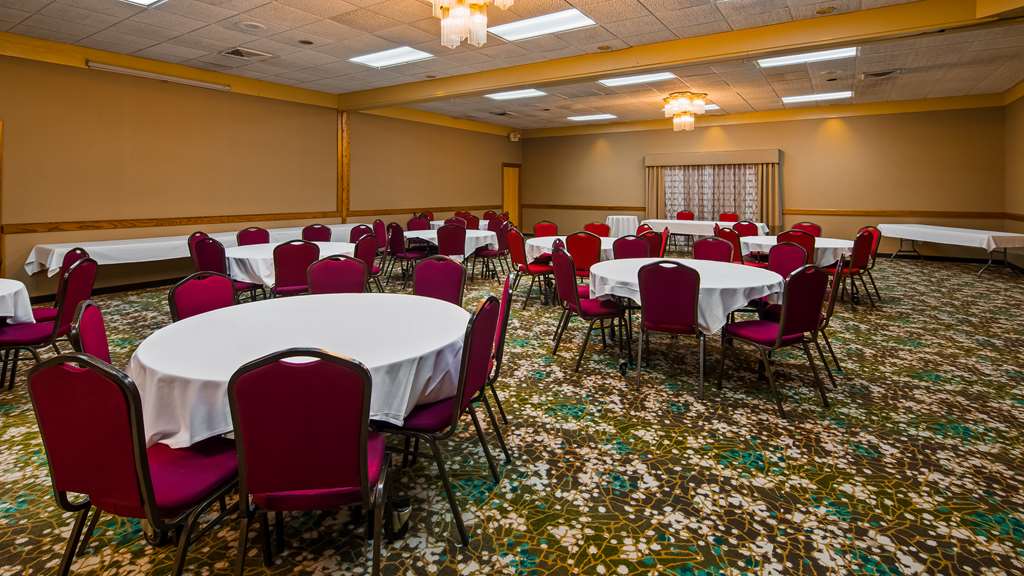 Best Western Woodhaven Inn - photo 7