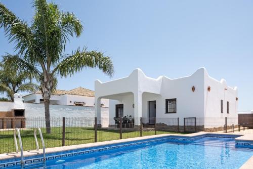 Villa Cala Salada — 4-Star Luxury Hotel in Conil De La Frontera, Spain