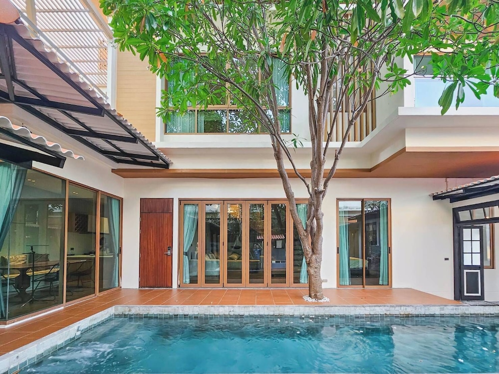 Serava Pet Friendly Pool Villa Huahin — 4-Star Luxury Hotel in Hua Hin, Thailand