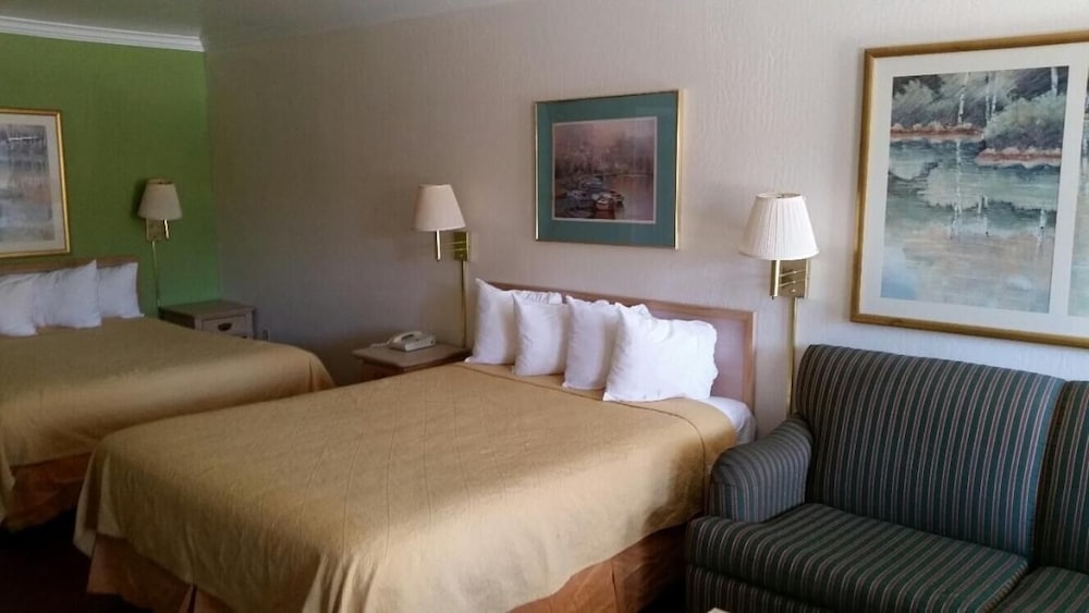 Kelseyville Motel - photo 19